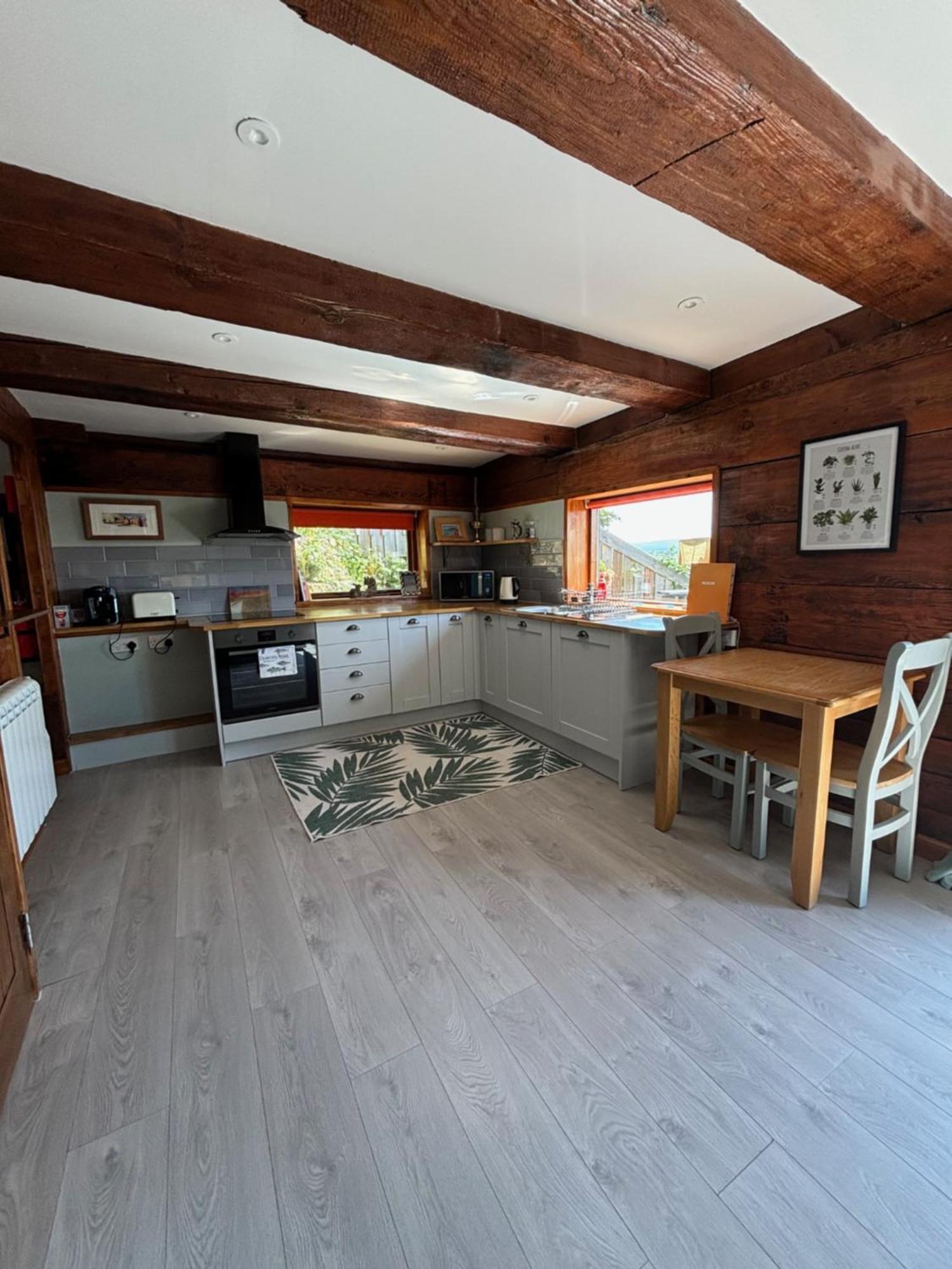 Апартаменты Cosy Coastal Hideaway With Incredible Sea Views Фортроз Экстерьер фото